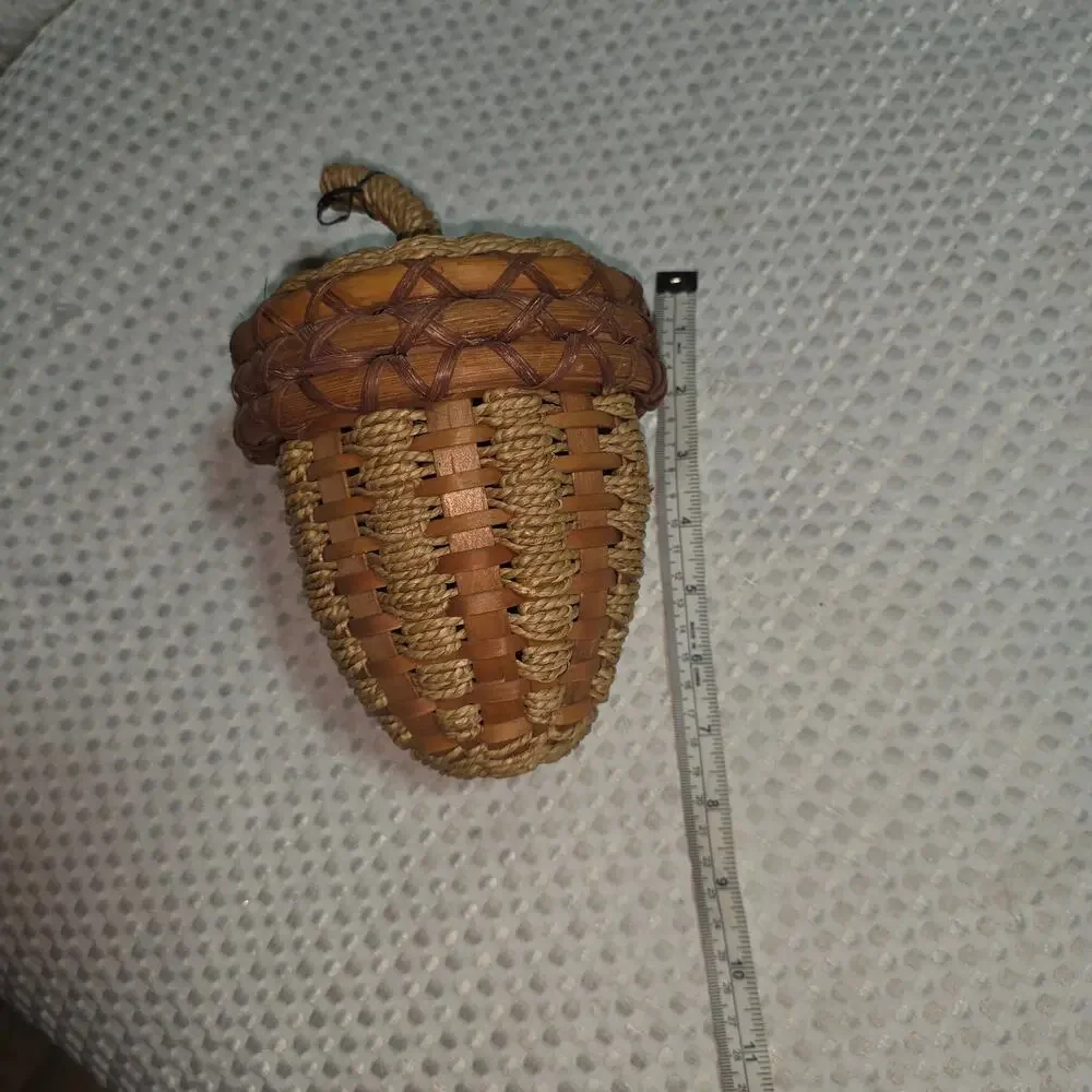 HANDWOVEN RUSTIC ACORN FALL DECOR BASKET